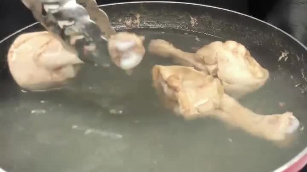 ⁣cravewhispers_asmr (new post chicken lalipop