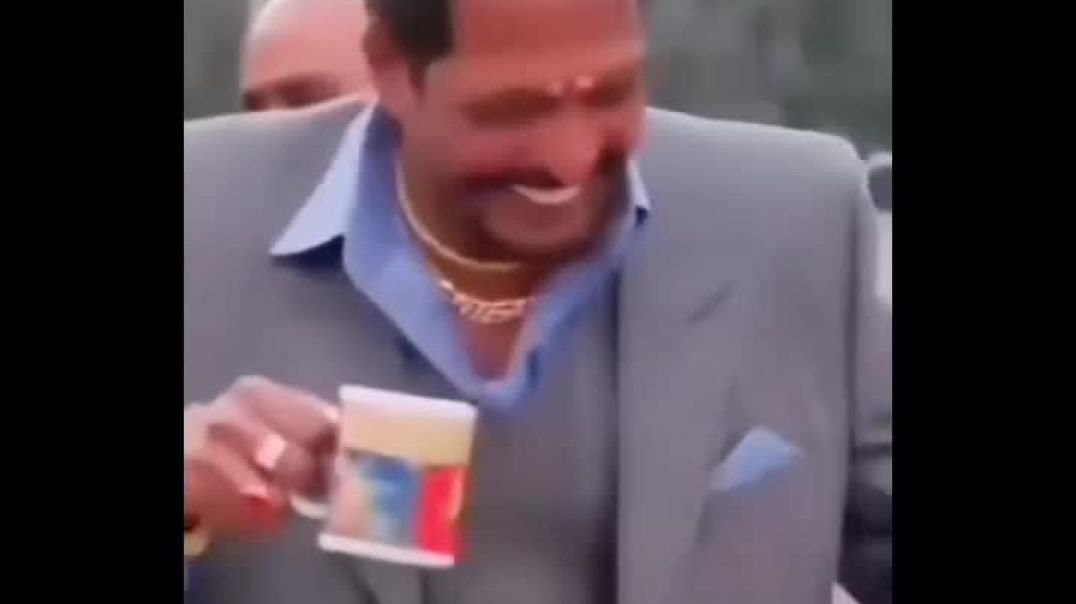 ⁣chashme wala boy 👦