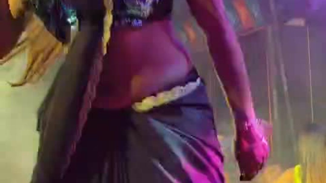 ⁣baithal rahi kera ke tham pa