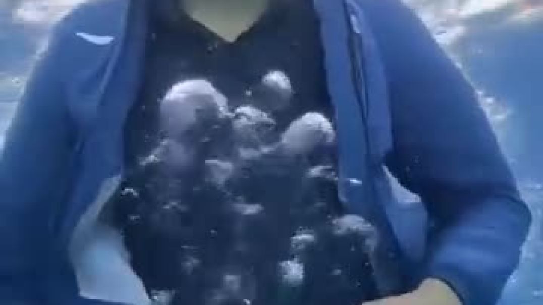 ⁣in_water_having_a_fun_each_other#youtube_#viral_#shorts_#song(360p)