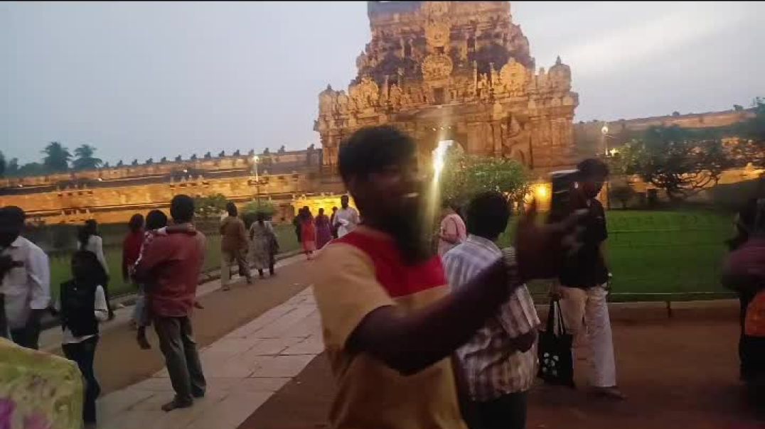 ⁣Shiv mandir Thanjavur ( जिसकी छाया जमीन पर नहीं पड़ती है)