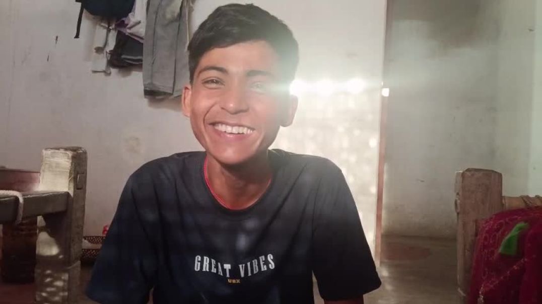 ⁣Sutting time masti