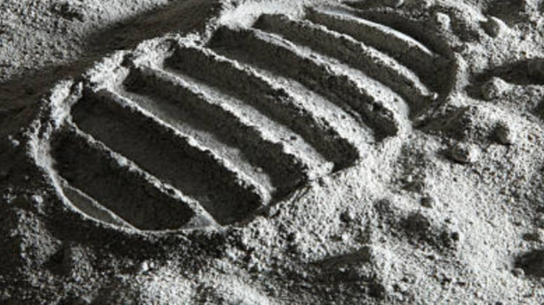 ⁣चांद पर बने पैरों के निशान कभी नहीं मिटेंगे?🤯#shorts #facts #viral #moon #space