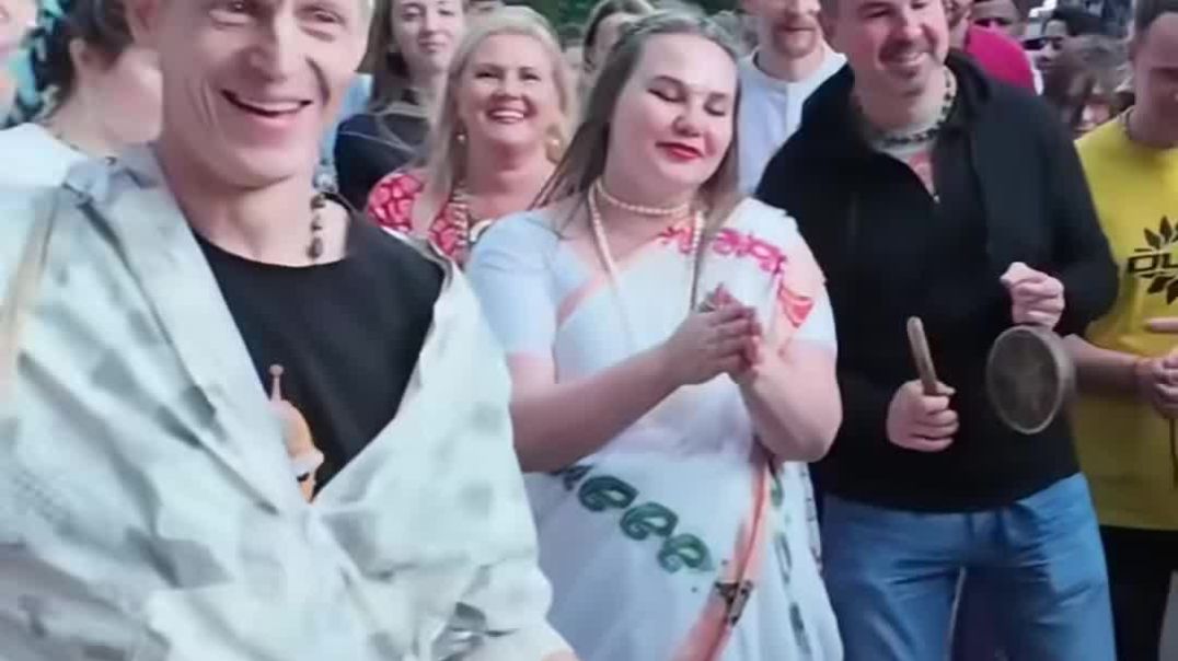 ⁣प्रेम से बोलो राधे-राधे_ _russiangirl🇷🇺 _india _russiasaintpetersbugbeautiful(1080p)