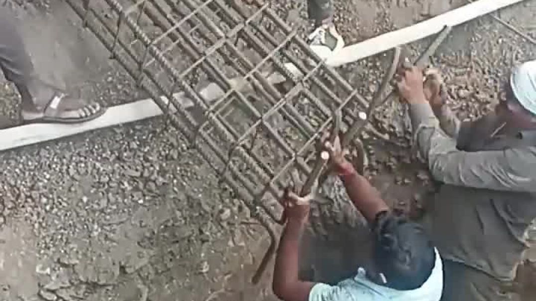 ⁣shuttering carpenter footing kaise banate hain#ytshorts #yutubeshorts #civilnetcheck #funny #