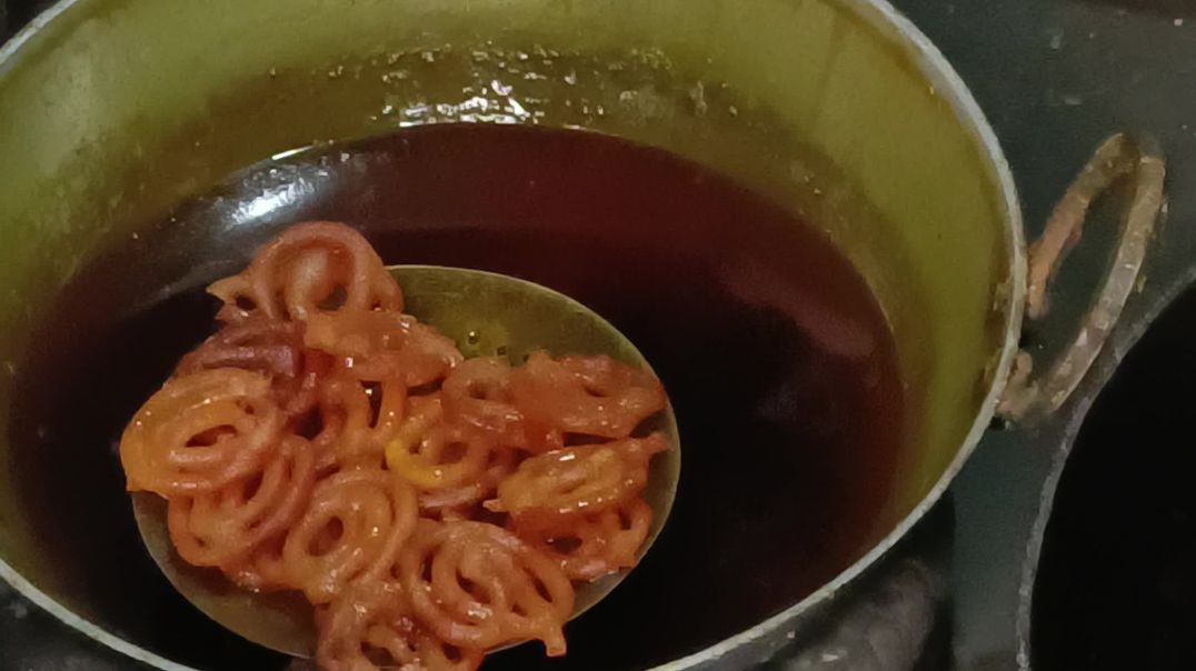 ⁣Kolkata missti jalebi 🥨
