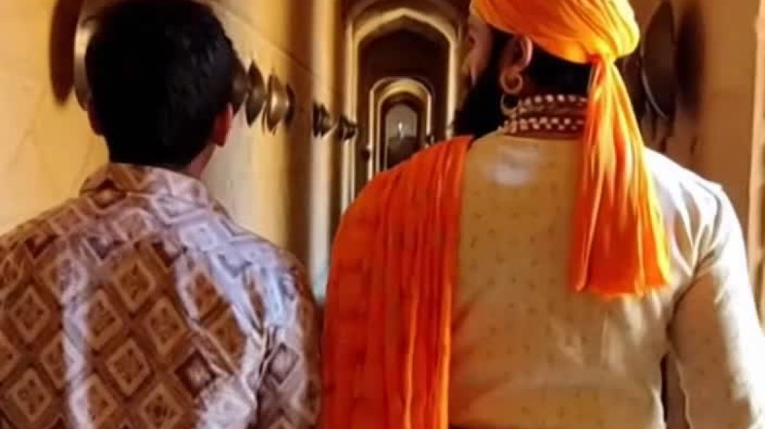 Aaj ghode per ghoom raha hun