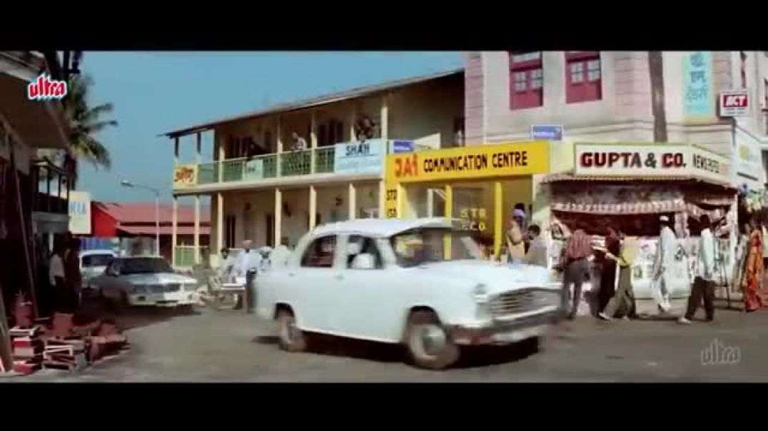 भंगारी_एक_रात_में_बूढ़ा_कैसे_हो_गया_-_इसके_तो_बाल_भी_सफ़ेद_हो_गये_-_Govinda___Kader_Khan_कॉमेडी_सीन(36