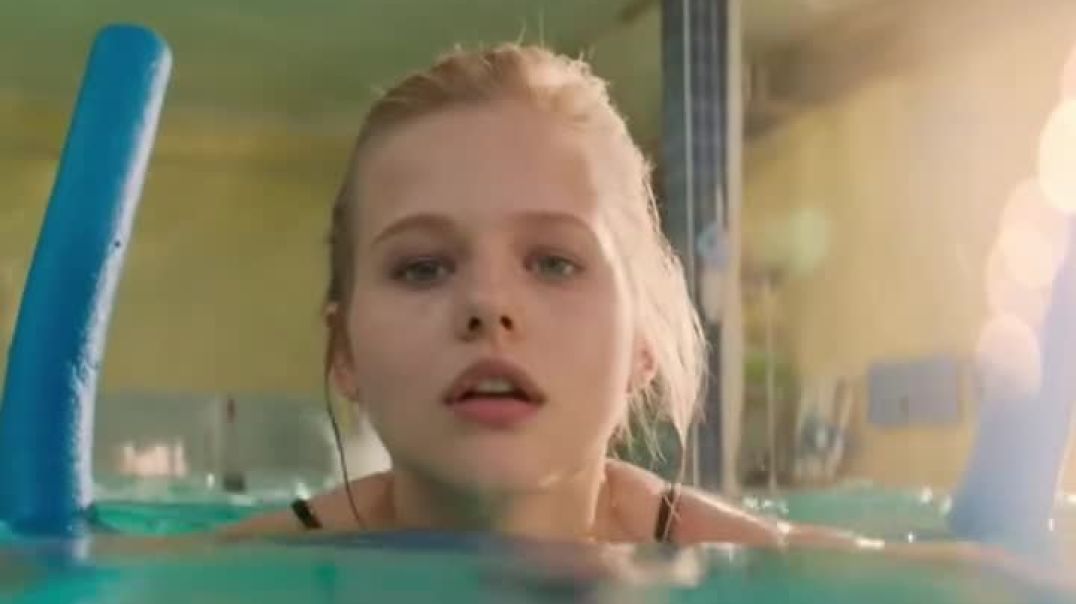 ⁣बॉयफ्रेंड ने छोड़ा क्योंकि वो मोटी थी_ फिर बनी सुपर हीरोइन 😱