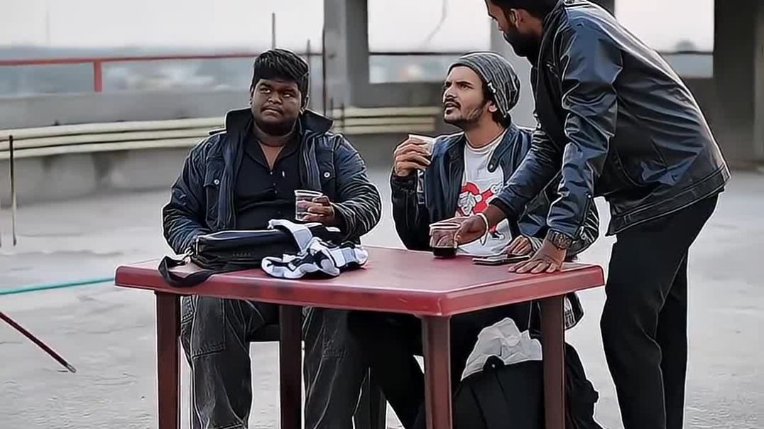 ⁣Wait for it 😅😂 #azmaik #humanity #comedy #funny #azmaikshorts #azmaikcomedy #reality (1080p)