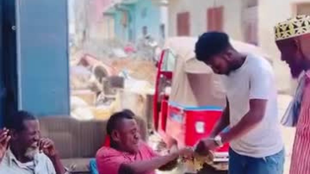 ⁣हंसी को रोककर दिखाओ