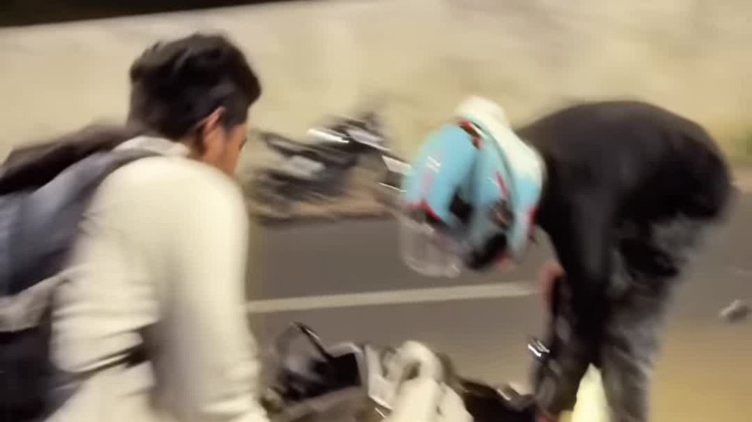 ⁣Bike cresh with haive