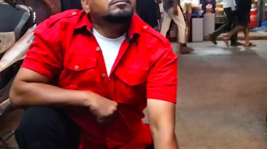 ⁣Hatho ki power se nariyal toda