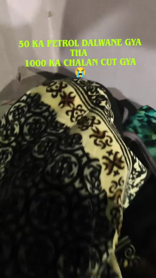 50 ka petrol dalbane Gaya tha 1000 ka chaalan cut gaya