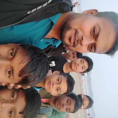 116858033391018470563