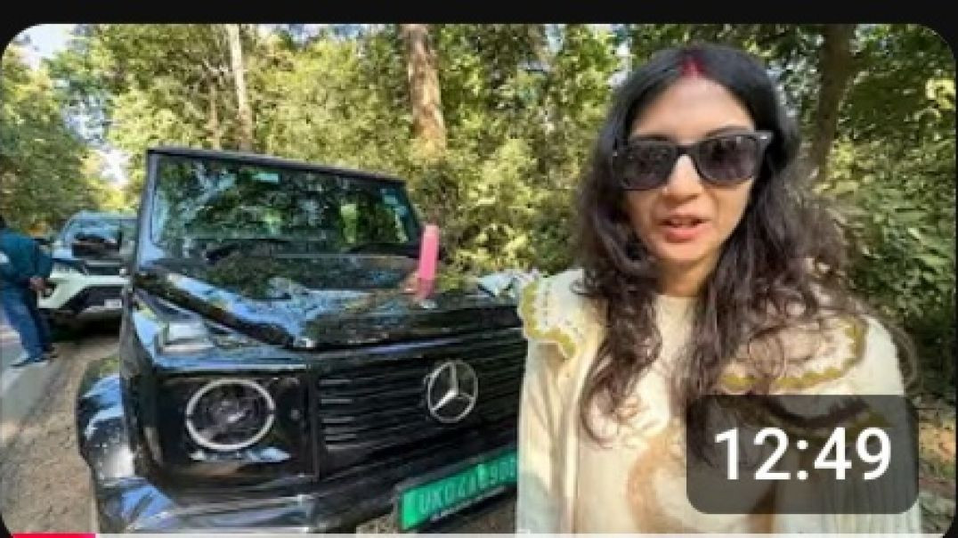⁣My Wife Driving G-Wagon 😍(480P)