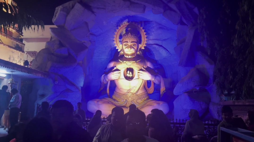 ⁣भरी भीड़ में साक्षात बजरंगबली ने दिए दर्शन| Rishikesh Travel Vlog