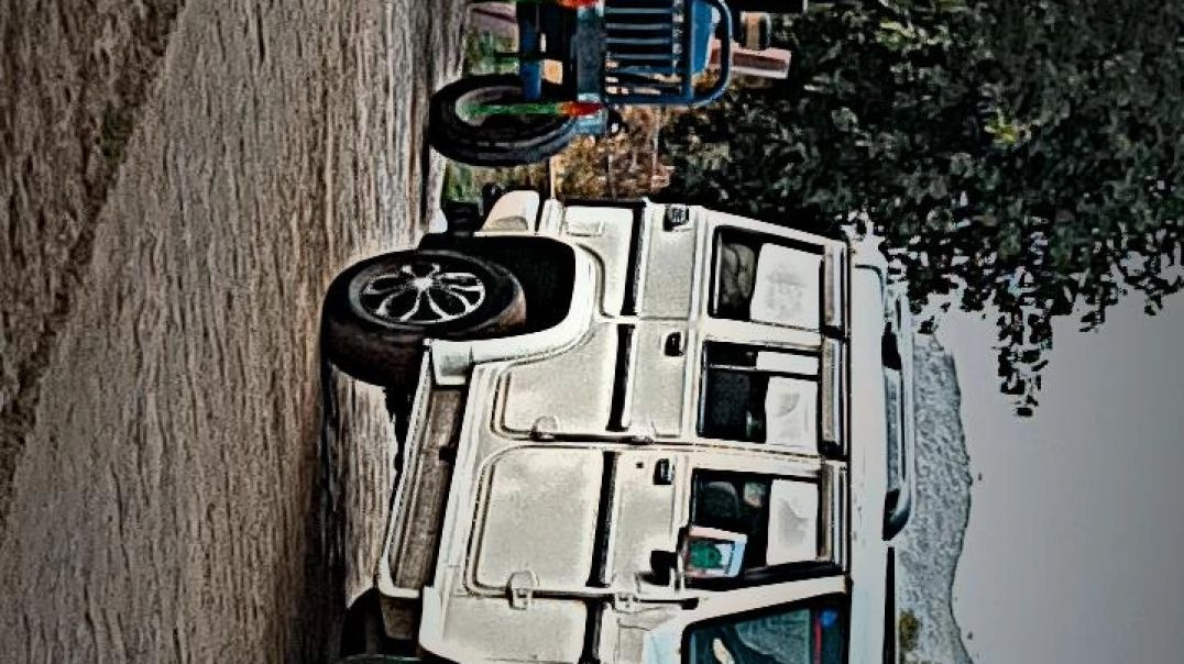 ⁣Tractor and bolero