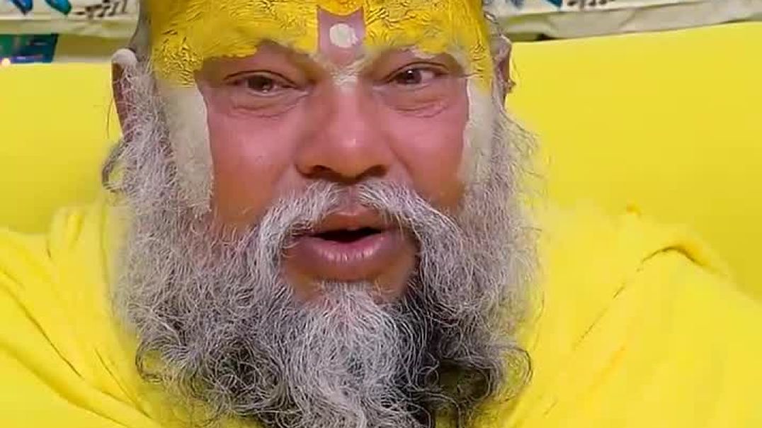 ⁣क्या आप भी शादी और पार्टियों में इस तरह भोजन करते हैं_ #premanandjimaharaj #bhajanmarg