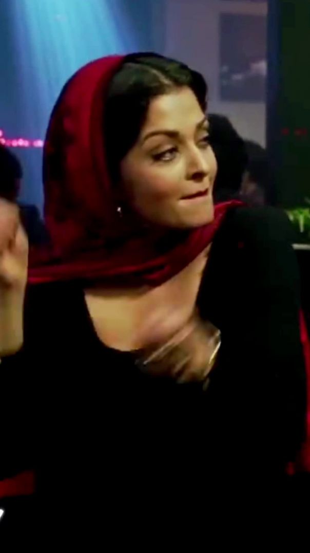 Ye song kis kis ka favorite hain sab batao