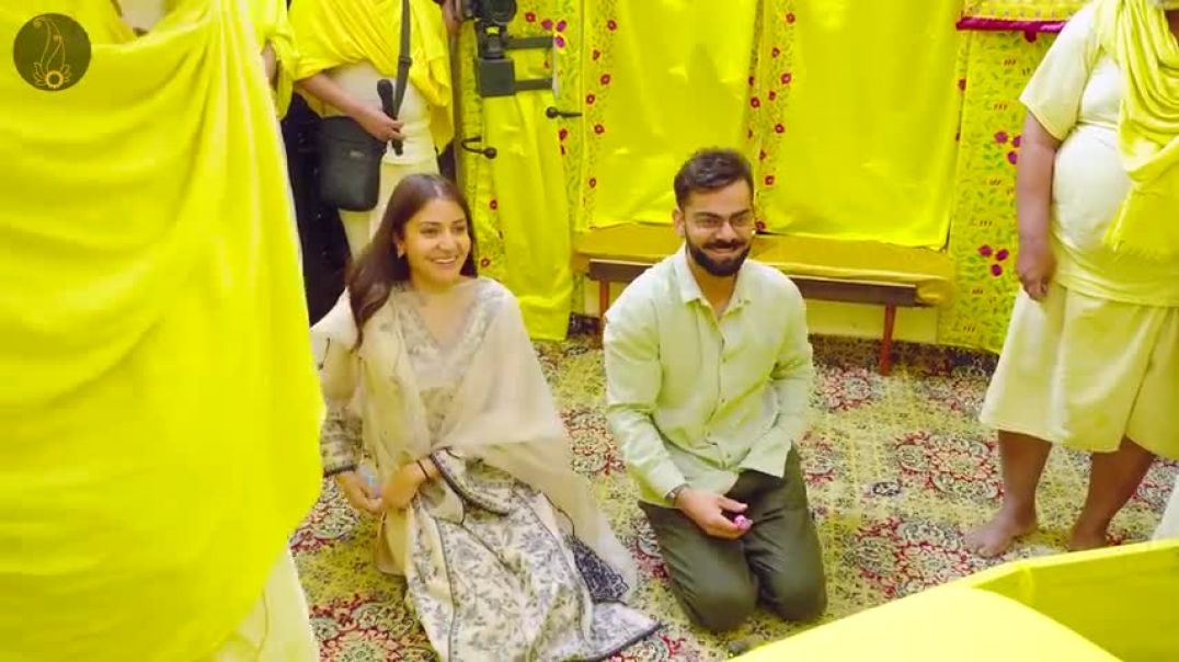 ⁣Virat_Kohli___Anushka_Sharma_से_पूज्य_महाराज_जी_की_क्या_वार्तालाप_हुई___Bhajan_Marg(480p)