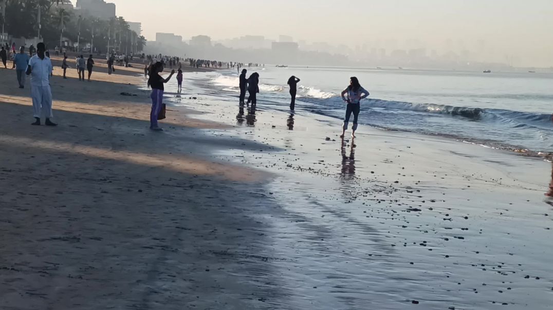 ⁣Juhu Chaupati | Juhu Beach Mumbai