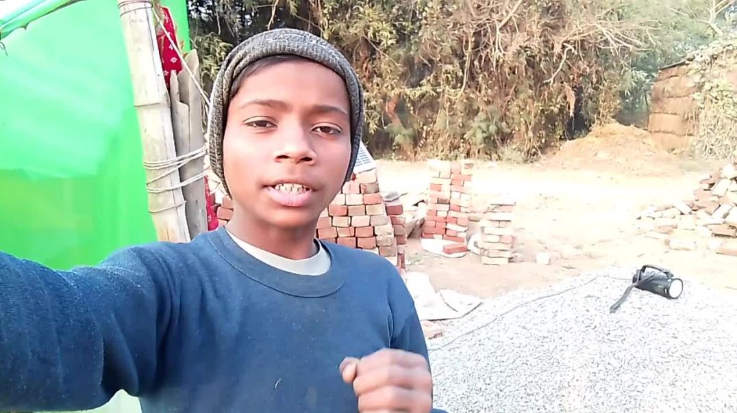 ⁣घर में मिट्टी पाट रहे हैं हमारे पापा #villagelife #vlogs #bholeblogup #dailylifevlog #cutebaby