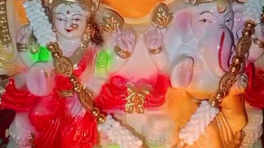 ⁣Maa Laxmi Ji v Shri Ganesh Ji Mantra