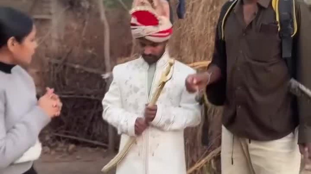 ⁣ऑनलाइन दूल्हा ऑर्डर दिया गया 😭🤣 कॉमेडी वीडियो