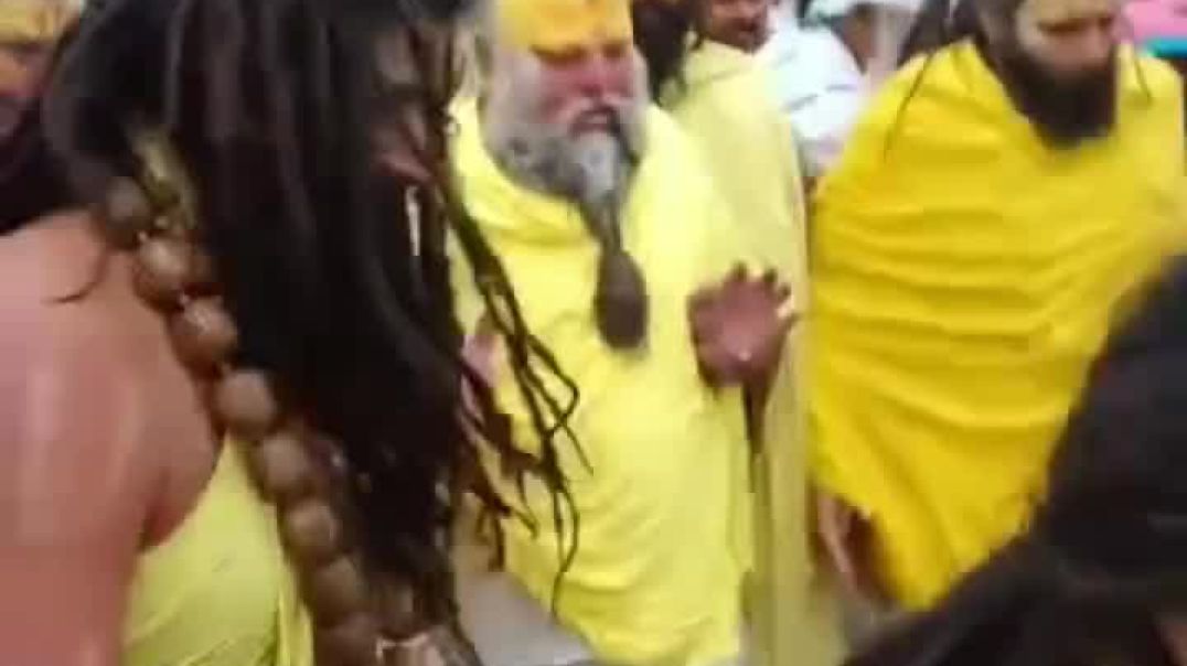 ⁣महाराज जी के इस साल के सबसे पहले दर्शन.