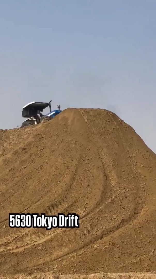 Tractor_new_holland_alla_💪💪_#automobile_#agriculturalindustry_#tractordriving_#farming(720p)