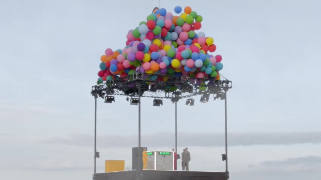 ⁣$250,000 Sky-High Survival Challenge_ Strangers Trapped 100ft Up!