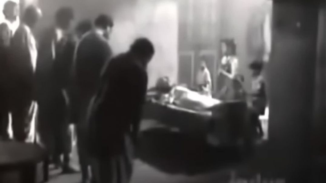 ⁣aye malik tere bande ham_2Aankhe12 Hath 1957_V