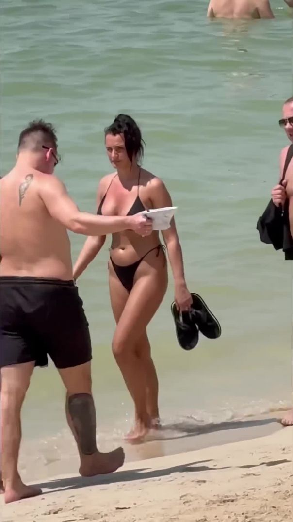 🇦🇪 Dubai Marina Beach A Hot Day