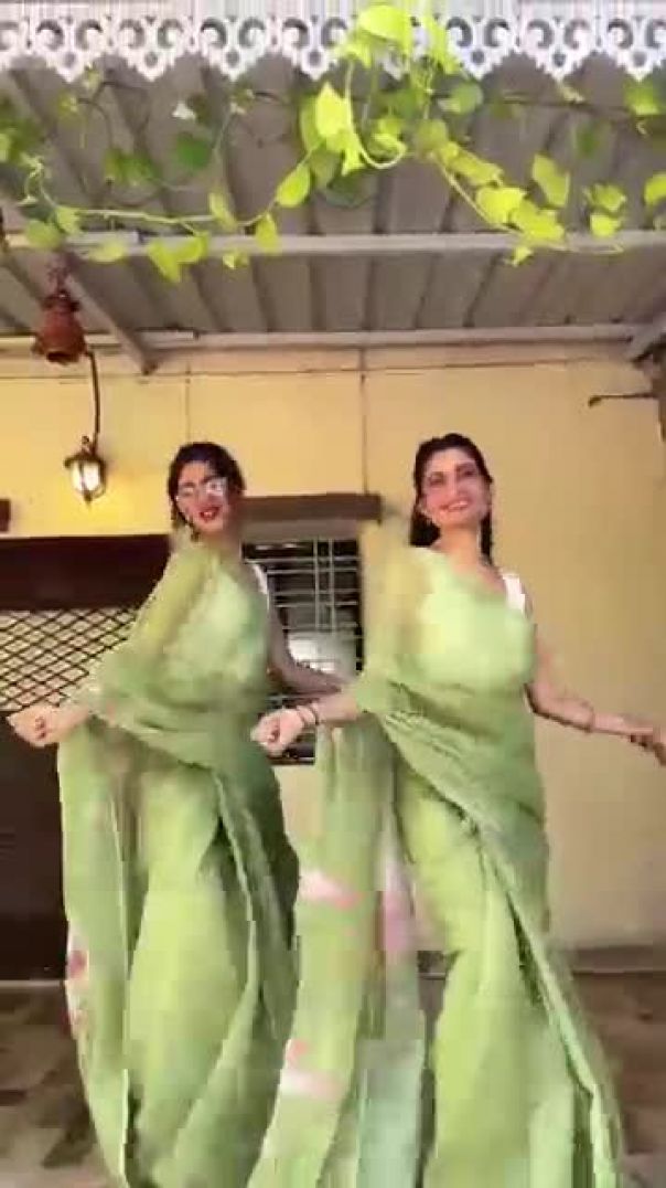 Icecream!💚#trending__#youtubeshorts_#dance_#shorts_#short_#viral_#shortvideo_#viralvideo_#love_#fyp(360p)