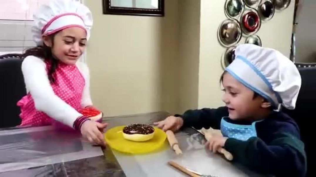 ⁣किड्स प्रेटेंड प्ले पुलिस बंदर  _Heidi &amp;amp; Zidane