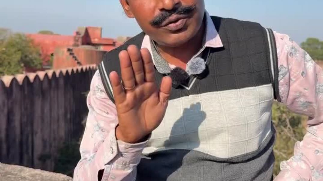 ⁣जोधा बाई' नाम का भ्रम ​सबसे बड़ा झूठ या ऐतिहासिक गलती यह मानी जाती है कि अकबर की पत्नी का नाम &#