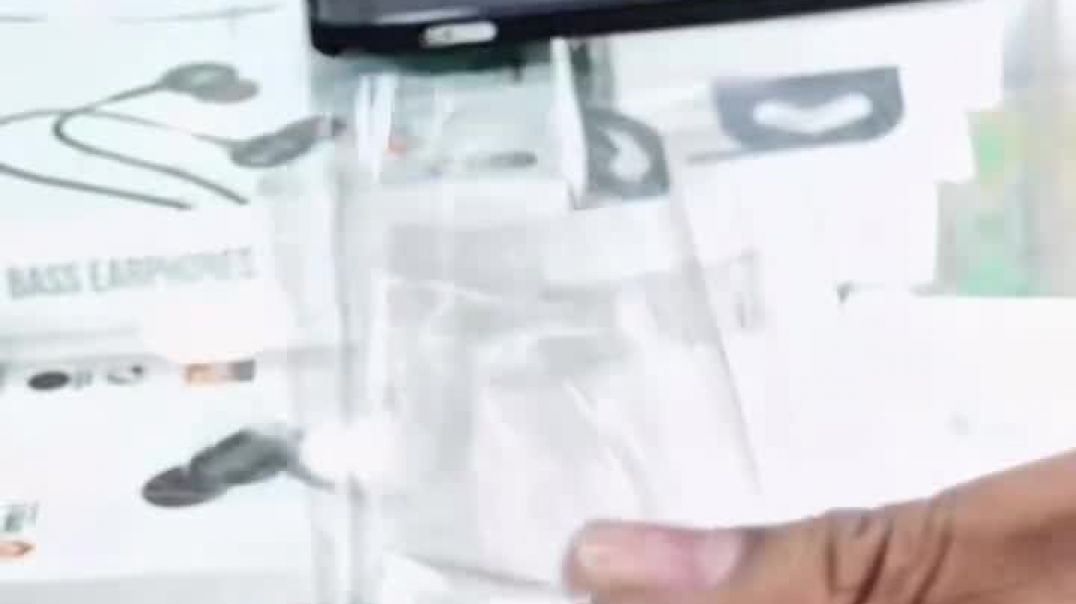 ⁣Spreading Love 💞