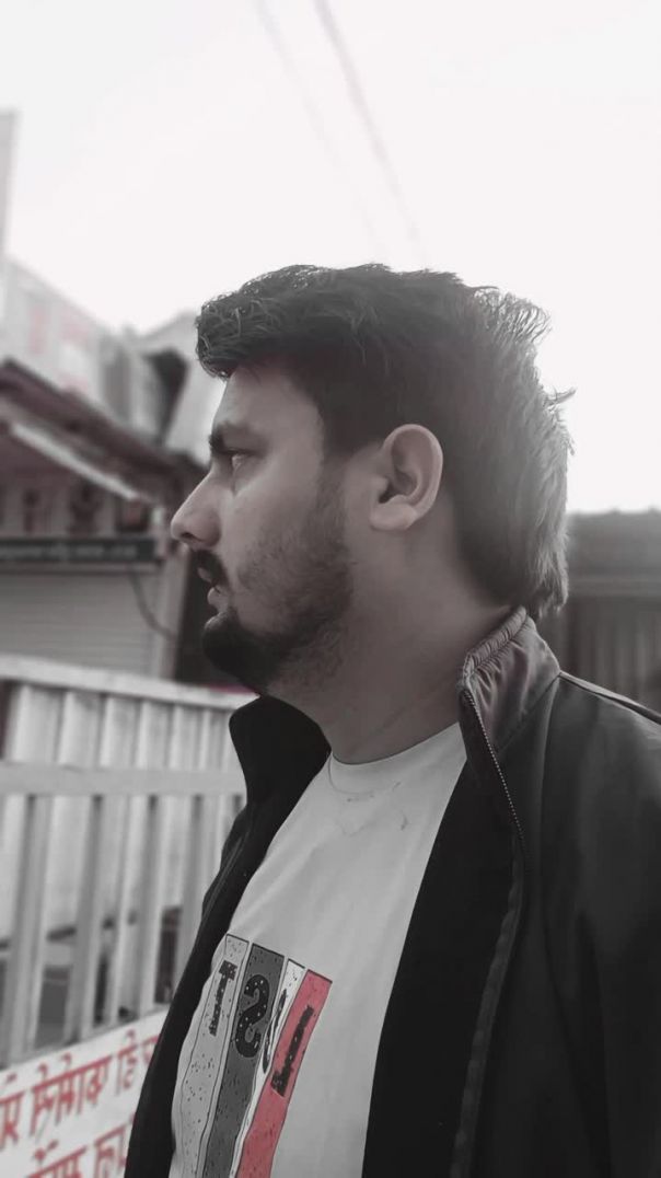 Apna Dil Tere Hath Mein nikal kar deta