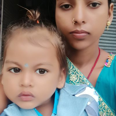 104749605355175186692 