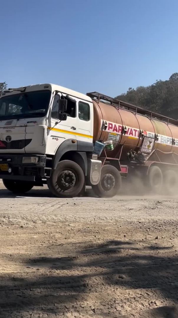 टाटा की पावर फुल मशीन घाट पर __tata _truck _ashokleyland _road _ghat(