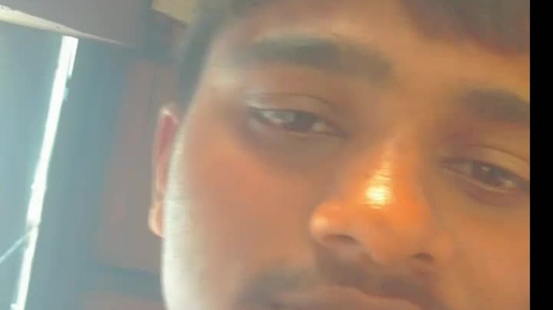 ⁣Thand mein chai pita hua mein