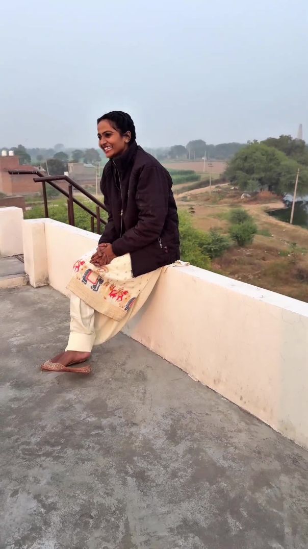 पूछ_लेना_हाल_हमारा_भी_किसी_बहाने_से_@priyankachouhanVlogs(1080p)