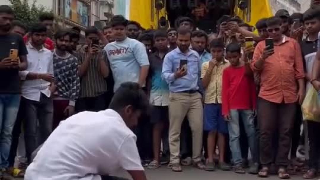 ⁣इस बंदे की हातों कला देखो