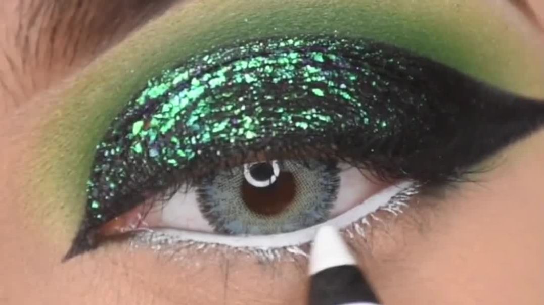 Eye makeup