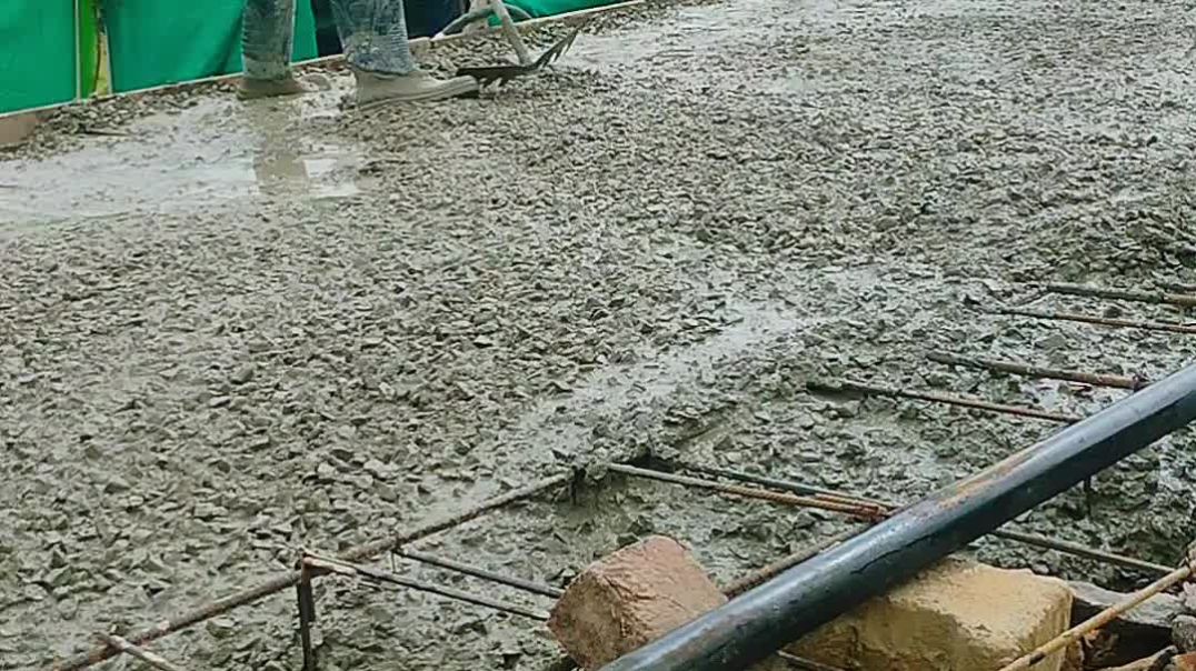 ⁣🪚🪜🔨छत का काम चालू! लेटर डालते समय का खतरनाक सीन 😨