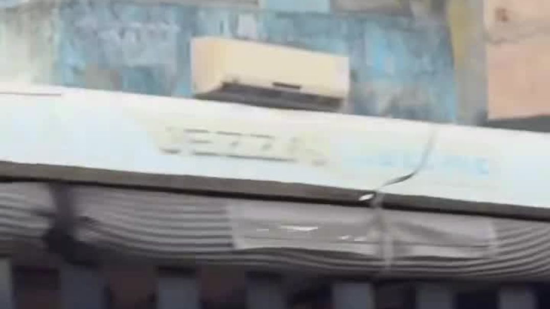 ⁣Ghar thanda ho na ho 😂 mohalla thanda rehna chahiye