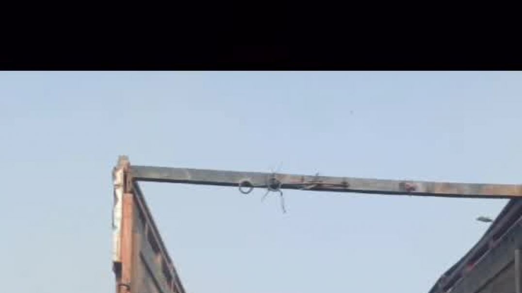 ⁣# या तो पुलिस बाले गाड़ी बालों पैसे लेते है या डरते है #🤣🤣#