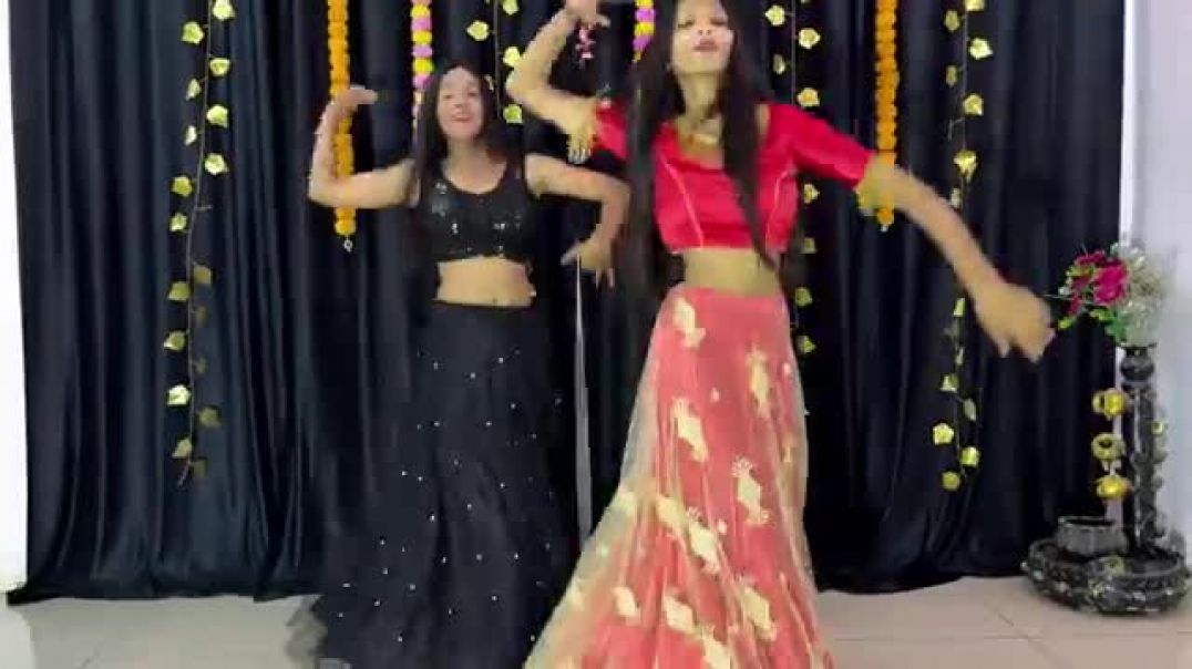 Thara_Paisa_Thari_Daulat___Instagram_Trending_Song___Dance_Cover___Main_Thare_Paon_Ki_Juti_Na(360p)