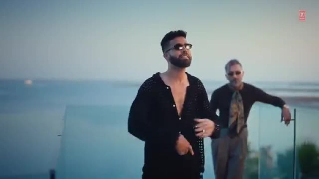 ⁣AADAT (Official Video): YO YO HONEY SINGH | AP DHILLON | VAANI KAPOOR | 51 GLORIOUS DAYS | BHUSHAN K